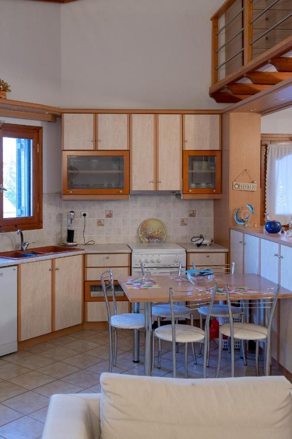Papadogiannopoulos House Aigio Exteriör bild